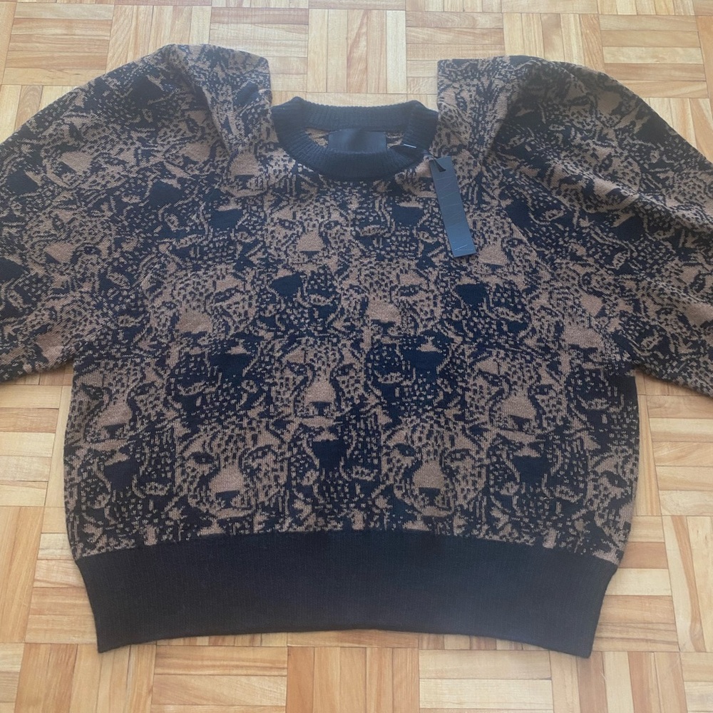 AMANTANI Luxury Knit Sweater
